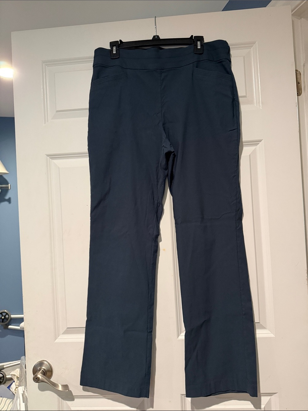 Women's Straight-Leg Pants in Deep Navy